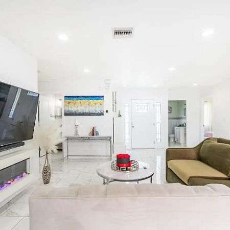 New Luxury Entertaining House With Pool Spa Sauna Tesla Charger Pets Los Angeles Kültér fotó