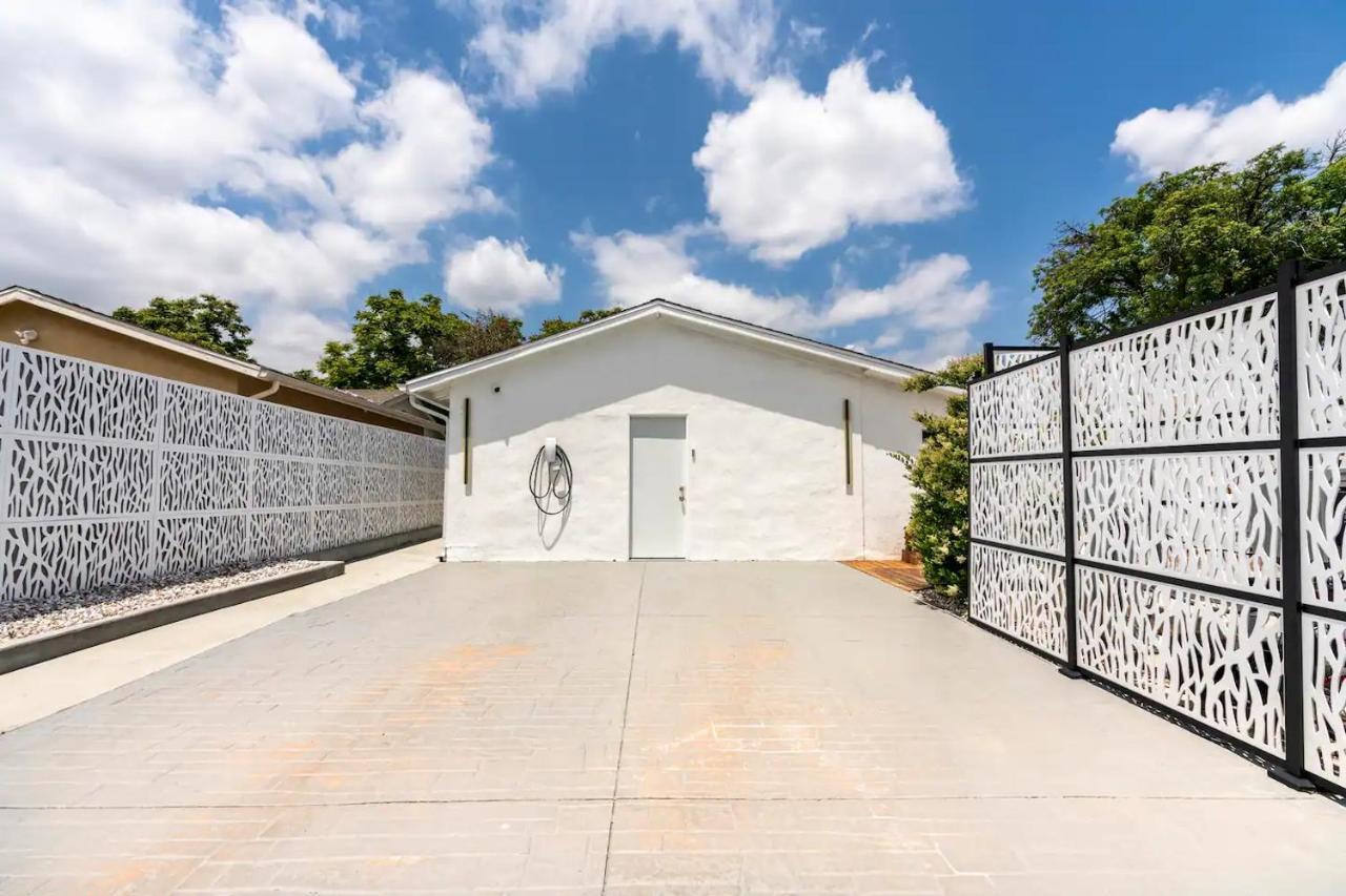 New Luxury Entertaining House With Pool Spa Sauna Tesla Charger Pets Los Angeles Kültér fotó